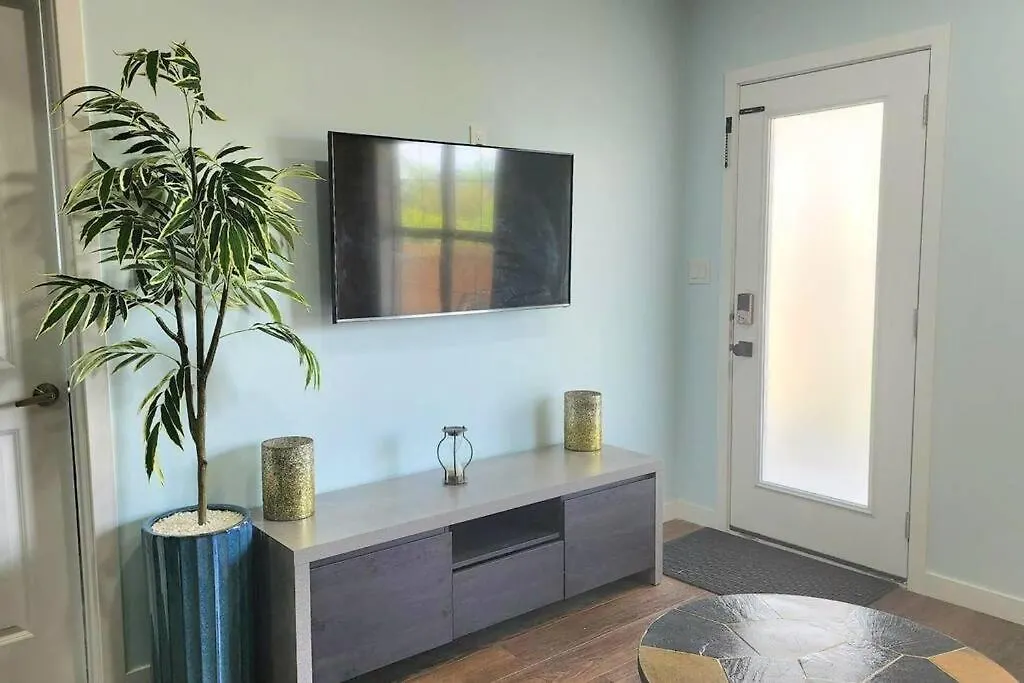 Lake View 2 Bedroom Basement Edmonton 0*,